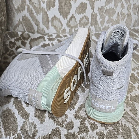 Sorel Gray Sneakers with Breathable Mesh and Cushioned Sole - Picture 8 of 16